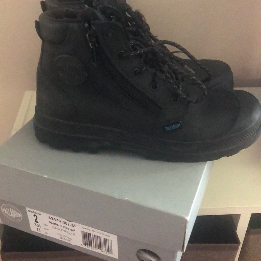 Kids Palladium Leather Black Boots Sz.2
